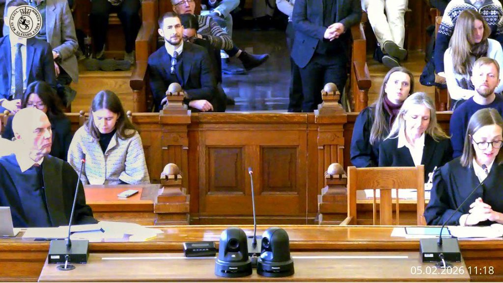 Screenshot from the live Stream Supreme Court Hearing - AvoidJW